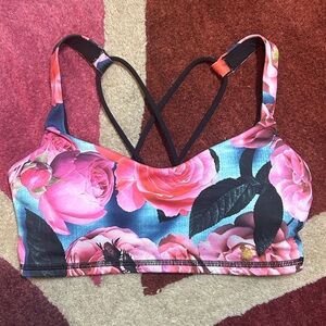 Lululemon Free To Be Bra Size 4